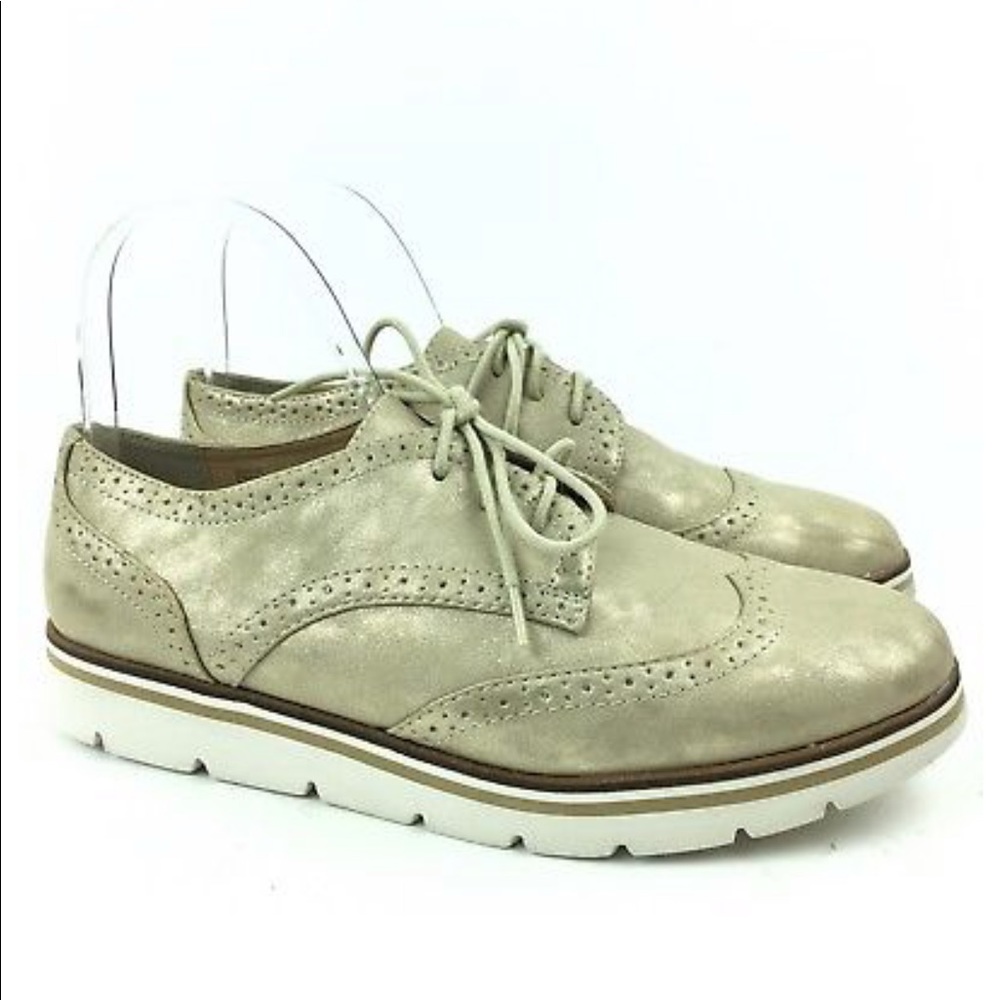 Like new gold oxfords